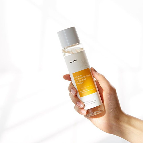 Iunik Витаминный тонер с гиалуроновой кислотой Vitamin Hyaluronic Acid Vitalizing Toner 200мл — изображение 2