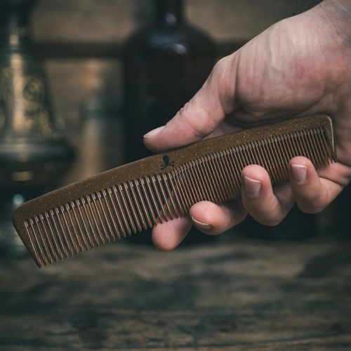 The Bluebeards Revenge Liquid Wood Styling Comb - Расческа для волос из жидкого дерева — изображение 3